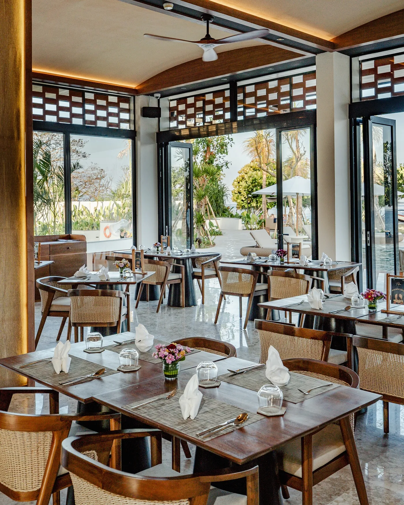 Flow Restaurant